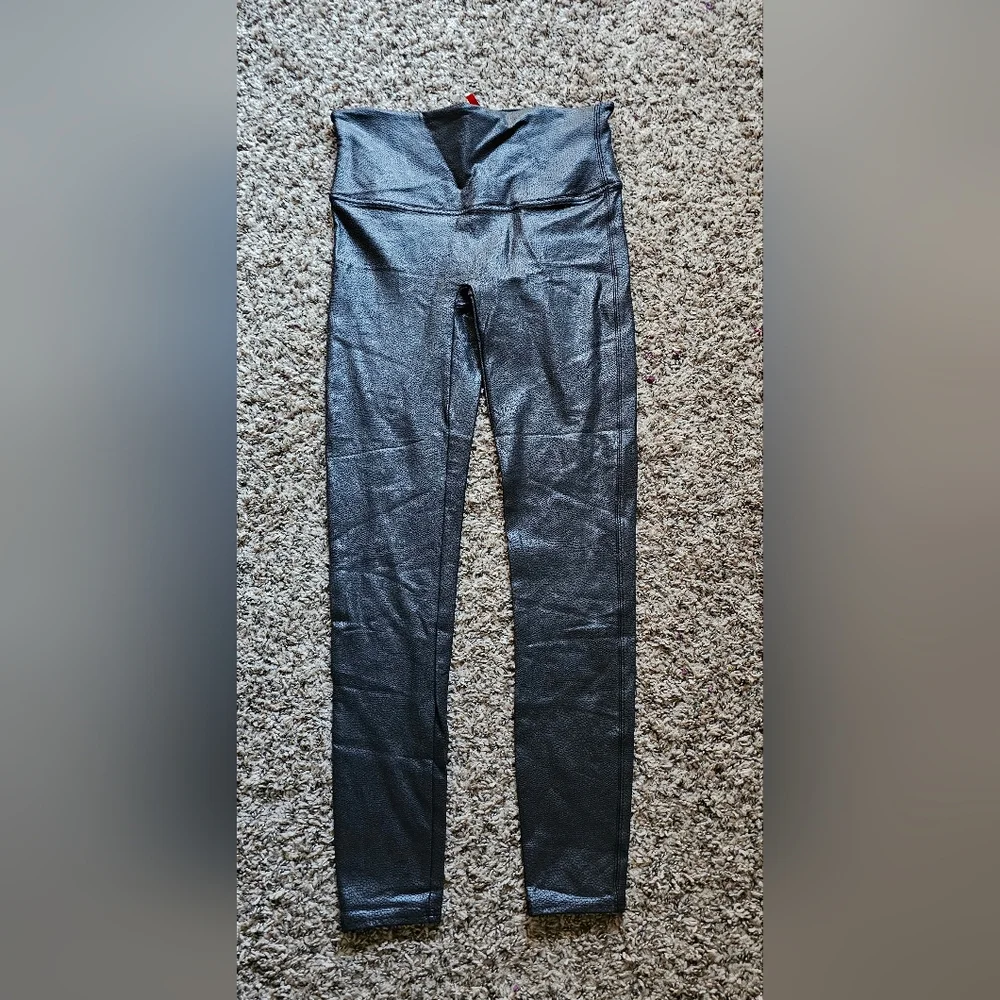Spanx dark‎ gray faux snake skin print leggings size L